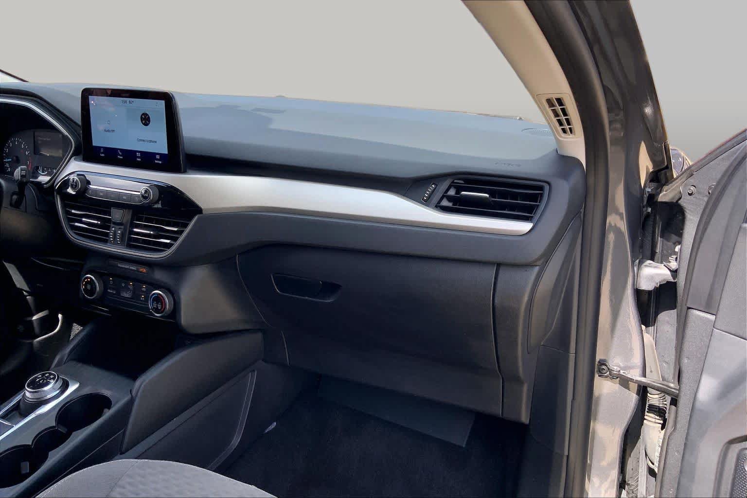 Used 2022 Ford Escape SE FWD image 18