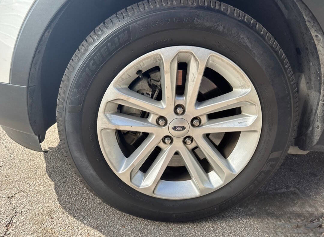 Used 2015 Ford Explorer XLT w/ Equipment Group 202B image 36