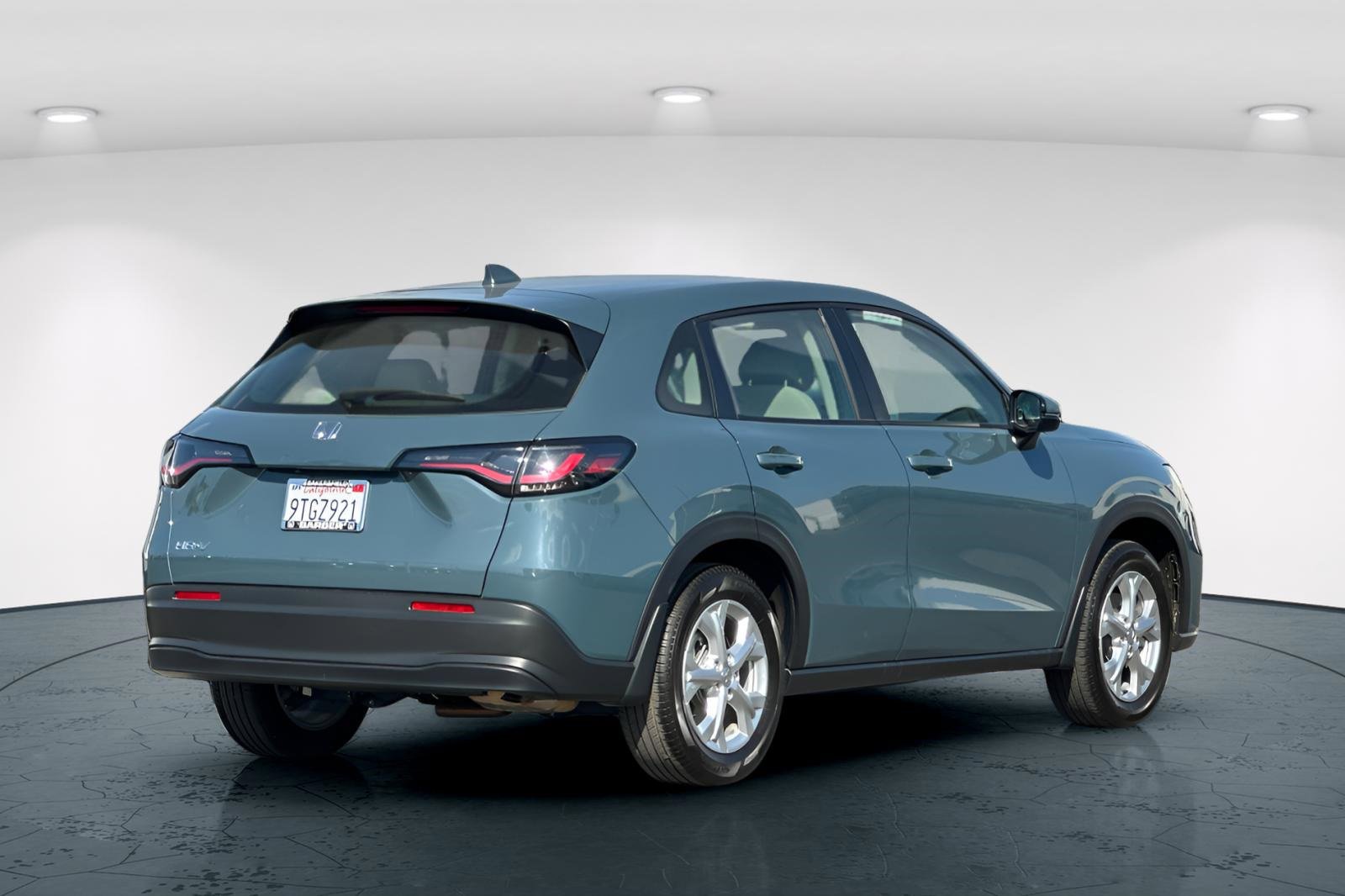 Certified 2025 Honda HR-V LX image 6