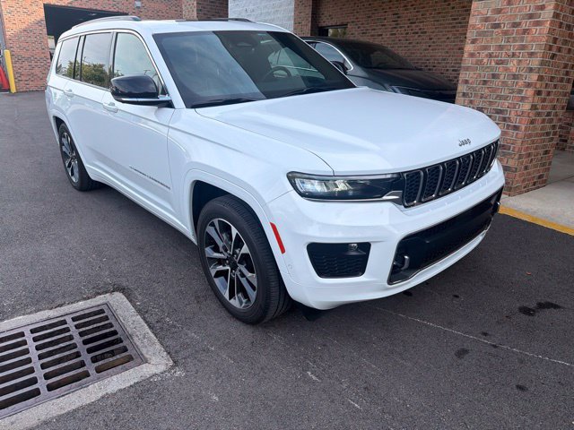 Used 2024 Jeep Grand Cherokee L Overland w/ Advanced Protech Group III AWD/4WD image 8