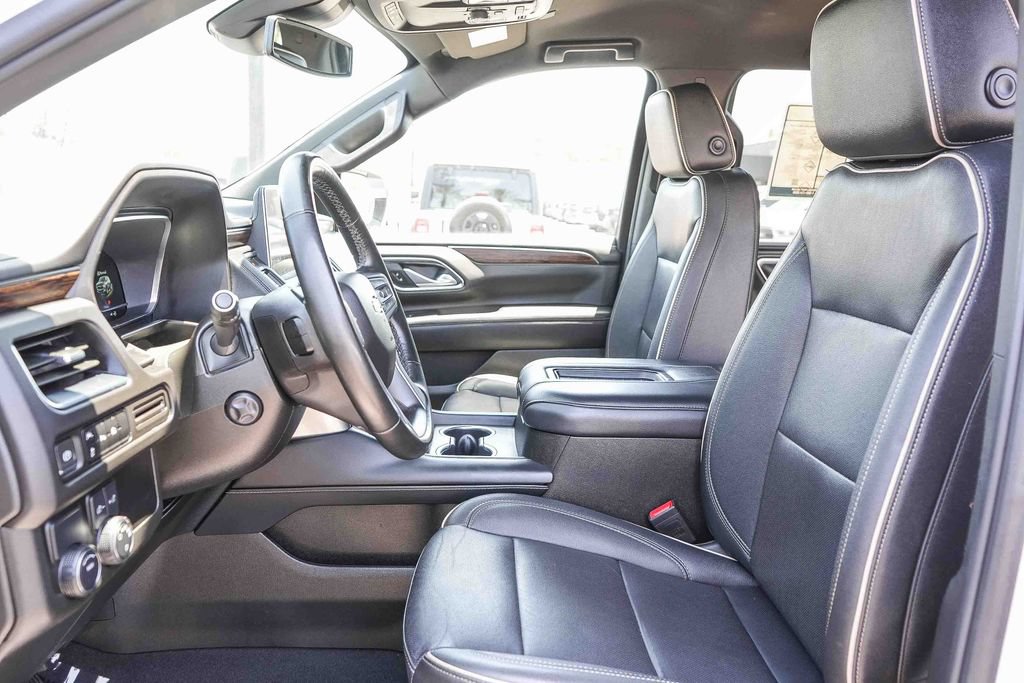 Used 2024 Chevrolet Suburban Premier RWD image 22