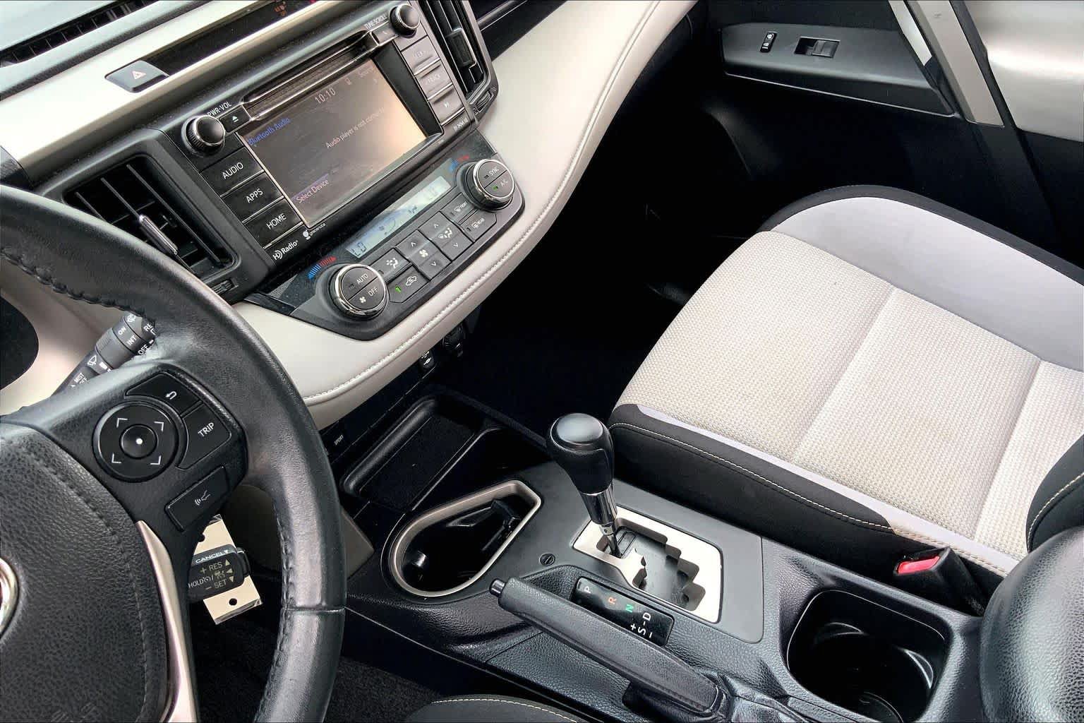 Used 2017 Toyota RAV4 XLE FWD image 16