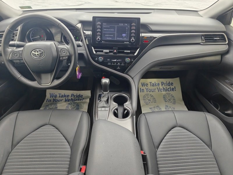 Used 2024 Toyota Camry SE image 19