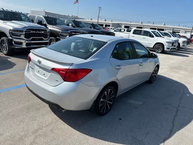 Used 2017 Toyota Corolla SE w/ SE Premium Package FWD image 19