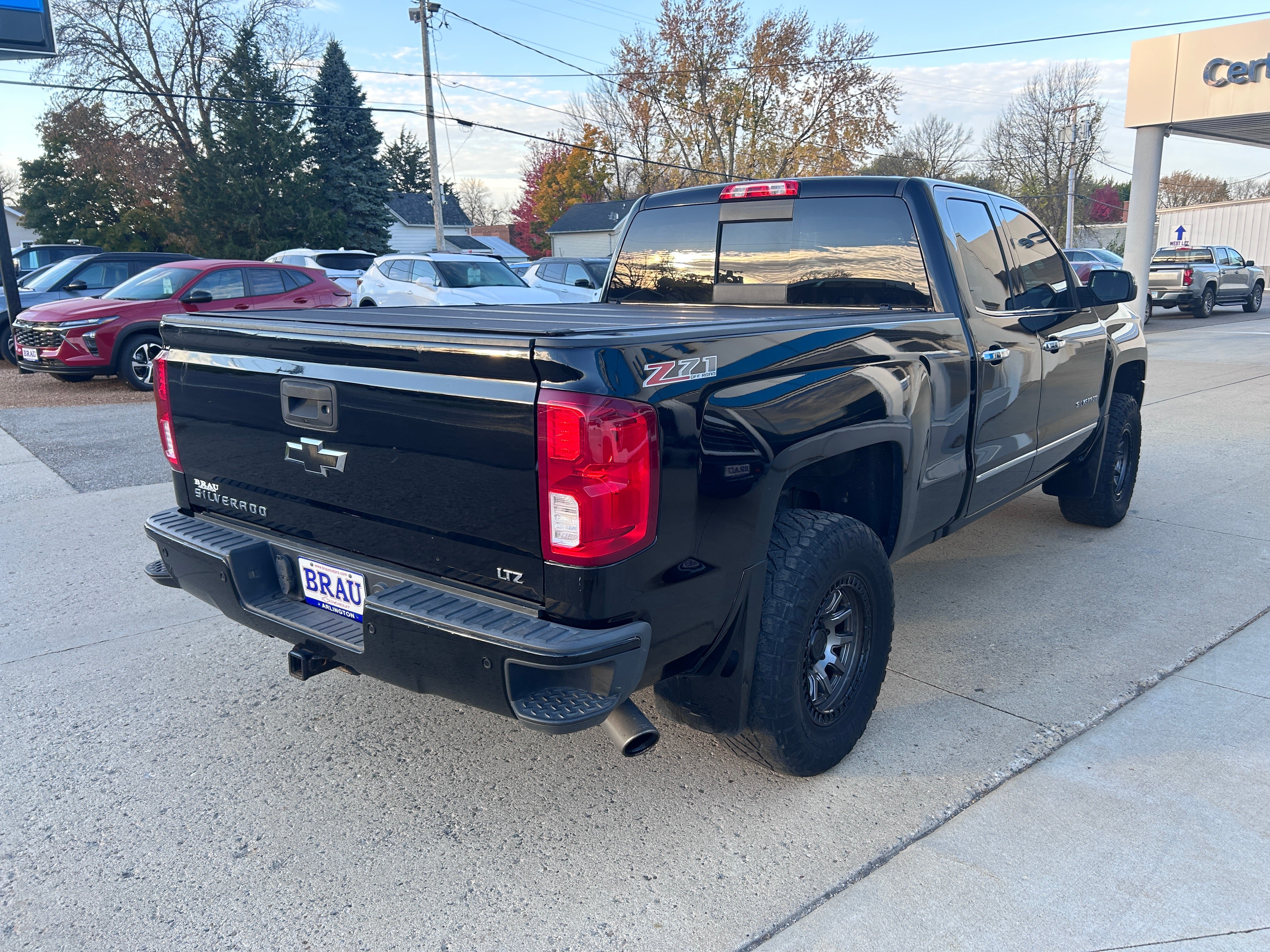 Used 2016 Chevrolet Silverado 1500 LTZ Z71 w/ LTZ Plus Package AWD/4WD image 5