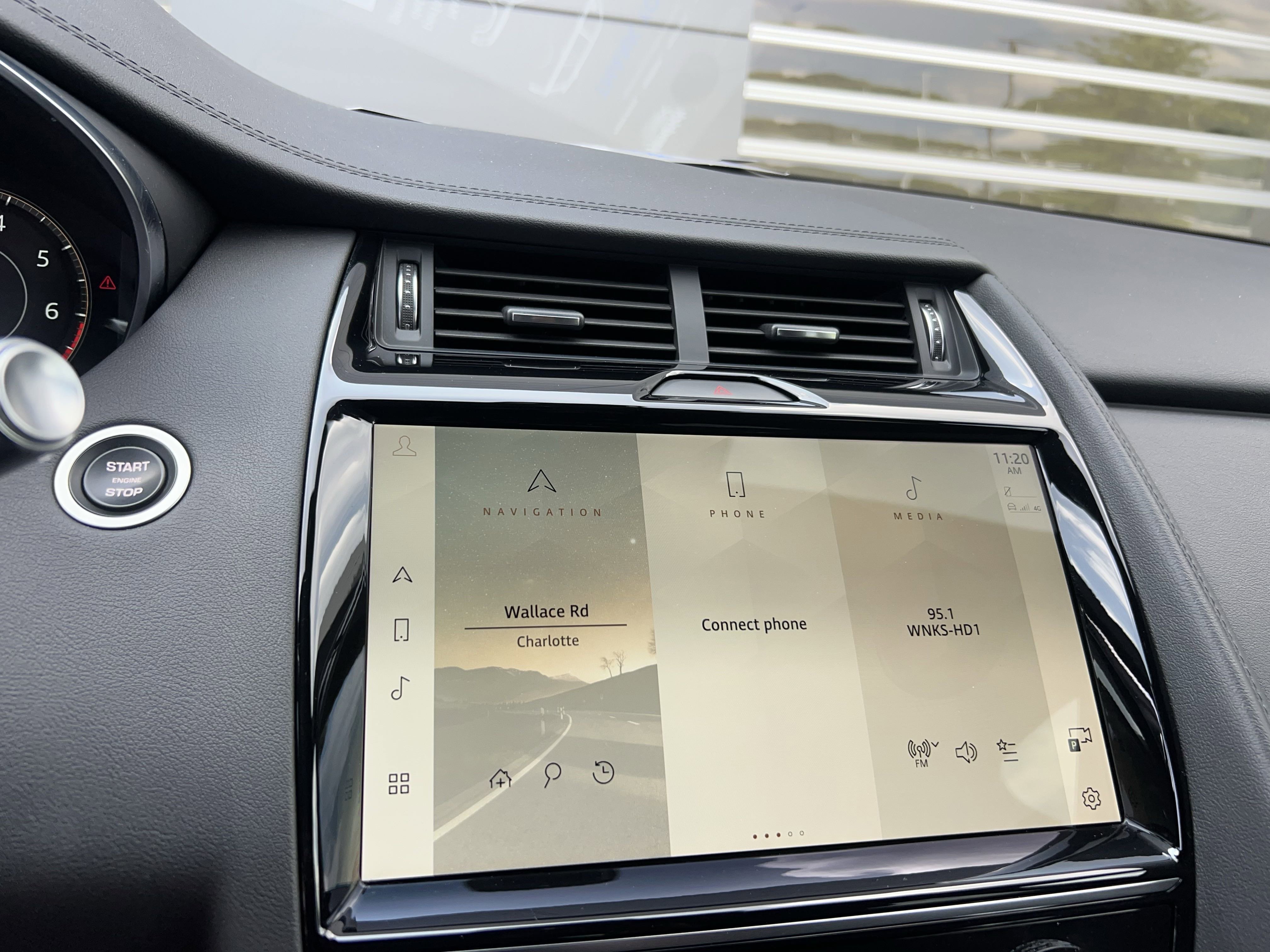 Certified 2022 Jaguar E-PACE SE image 25