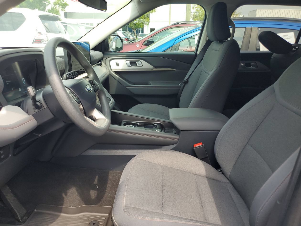 Used 2026 Ford Explorer Active RWD image 18