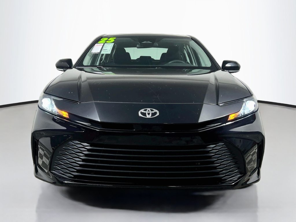 Used 2025 Toyota Camry LE FWD image 7
