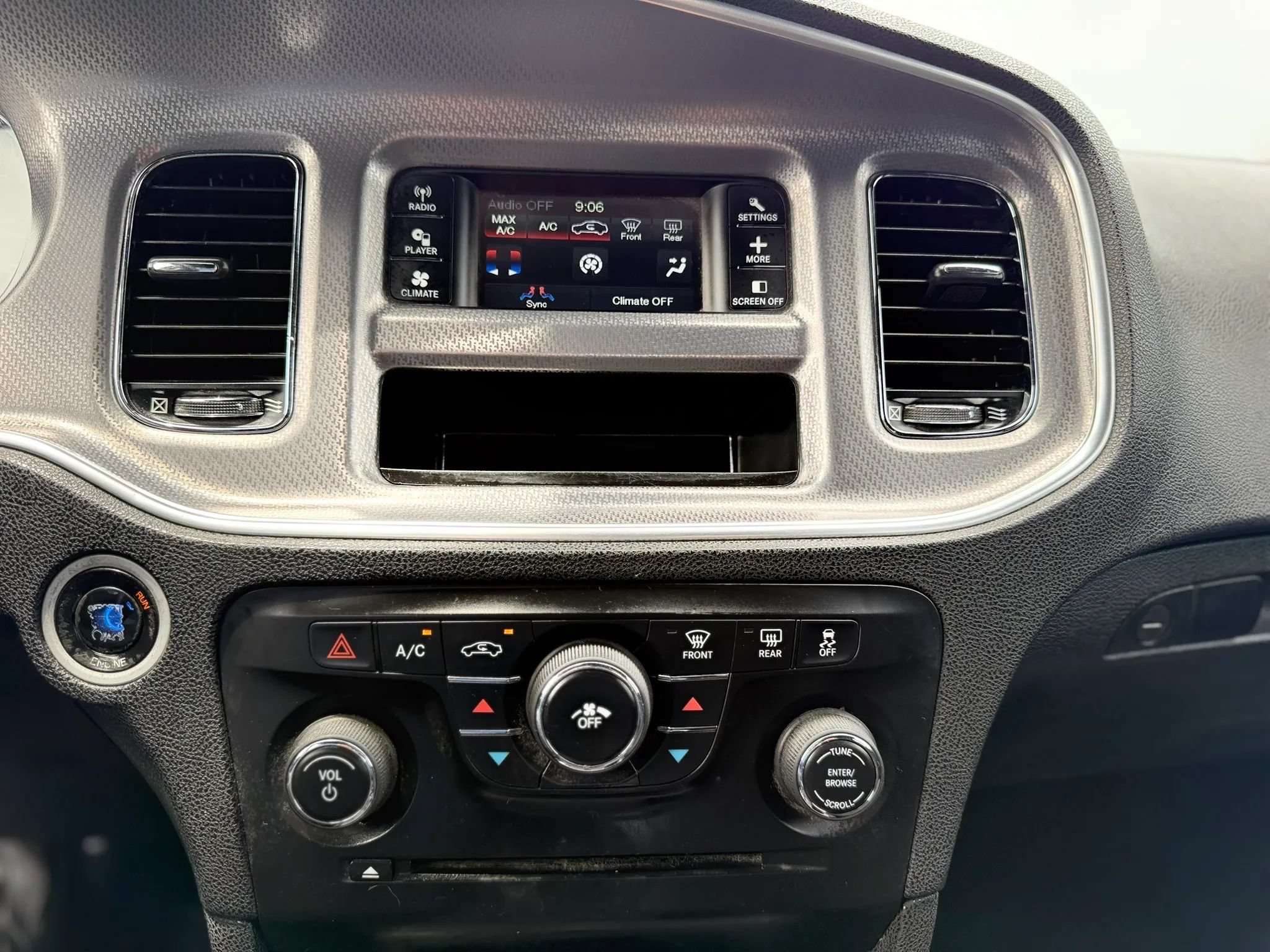 Used 2013 Dodge Charger SE RWD image 16
