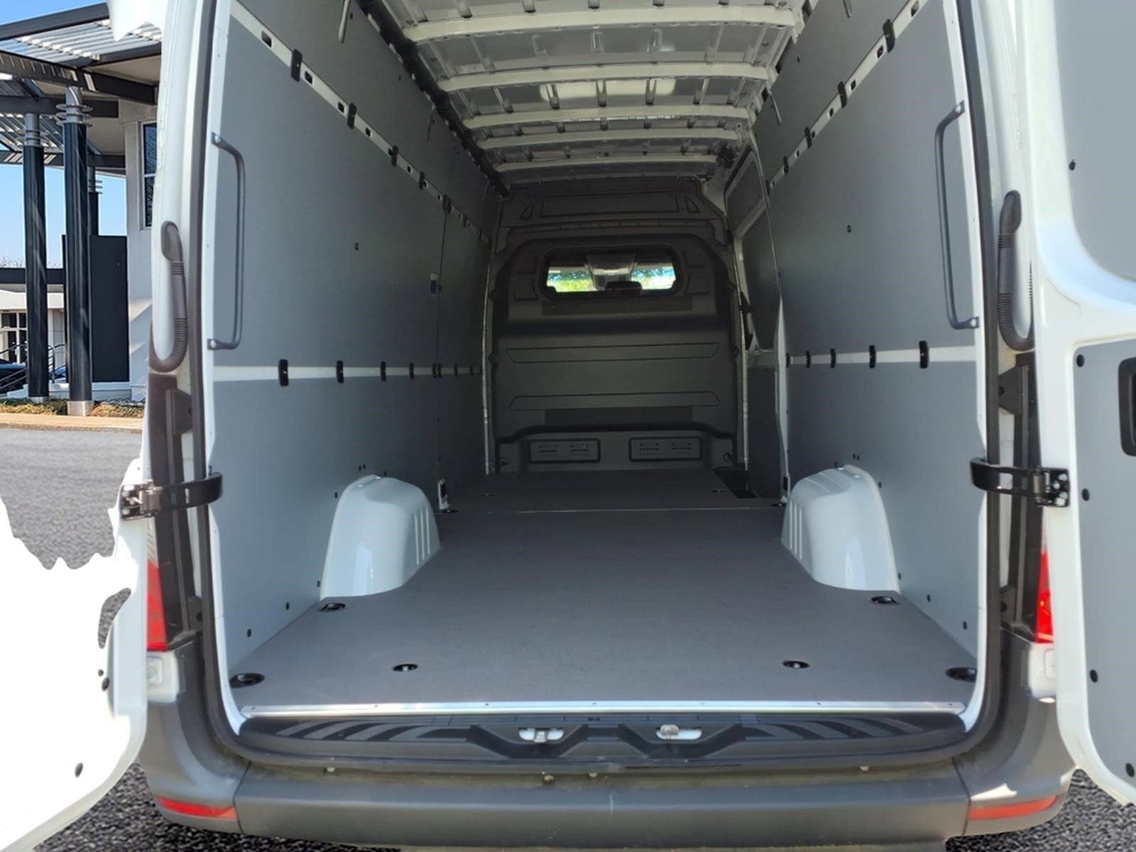 Used 2024 Mercedes-Benz Sprinter 2500 image 24