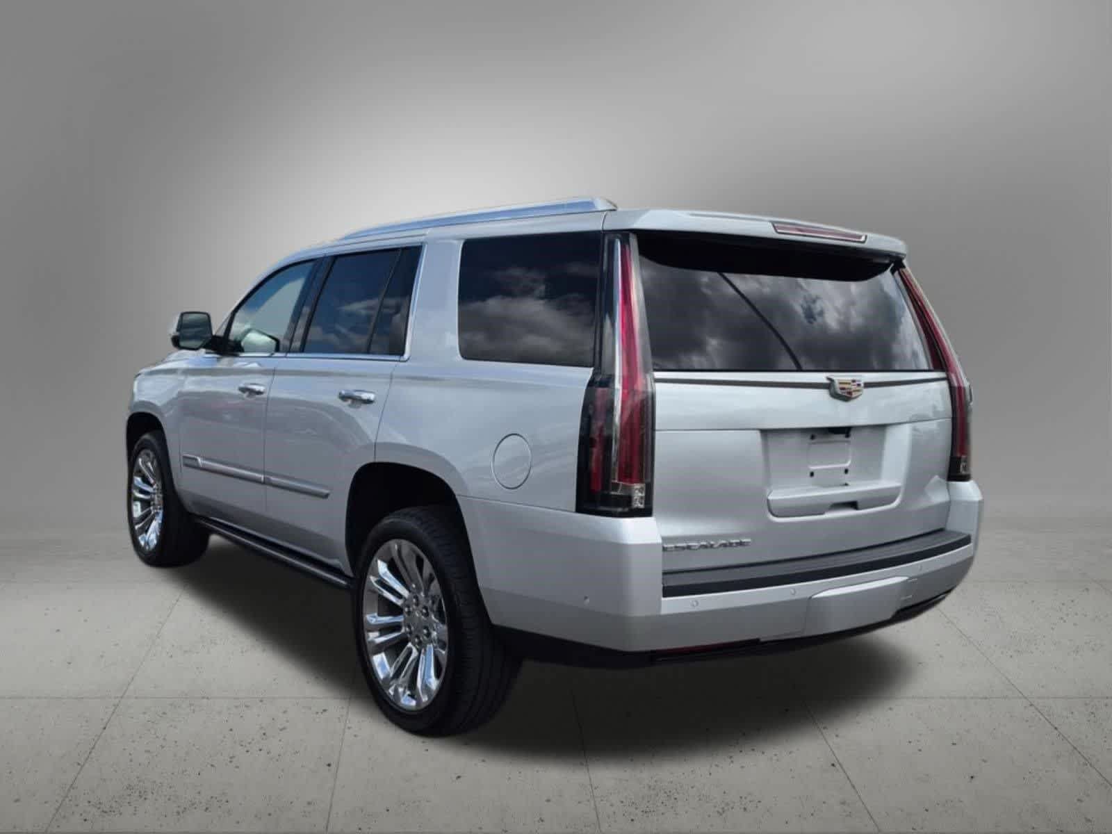 Used 2019 Cadillac Escalade Premium Luxury w/ LPO, Radiant Package AWD/4WD image 4