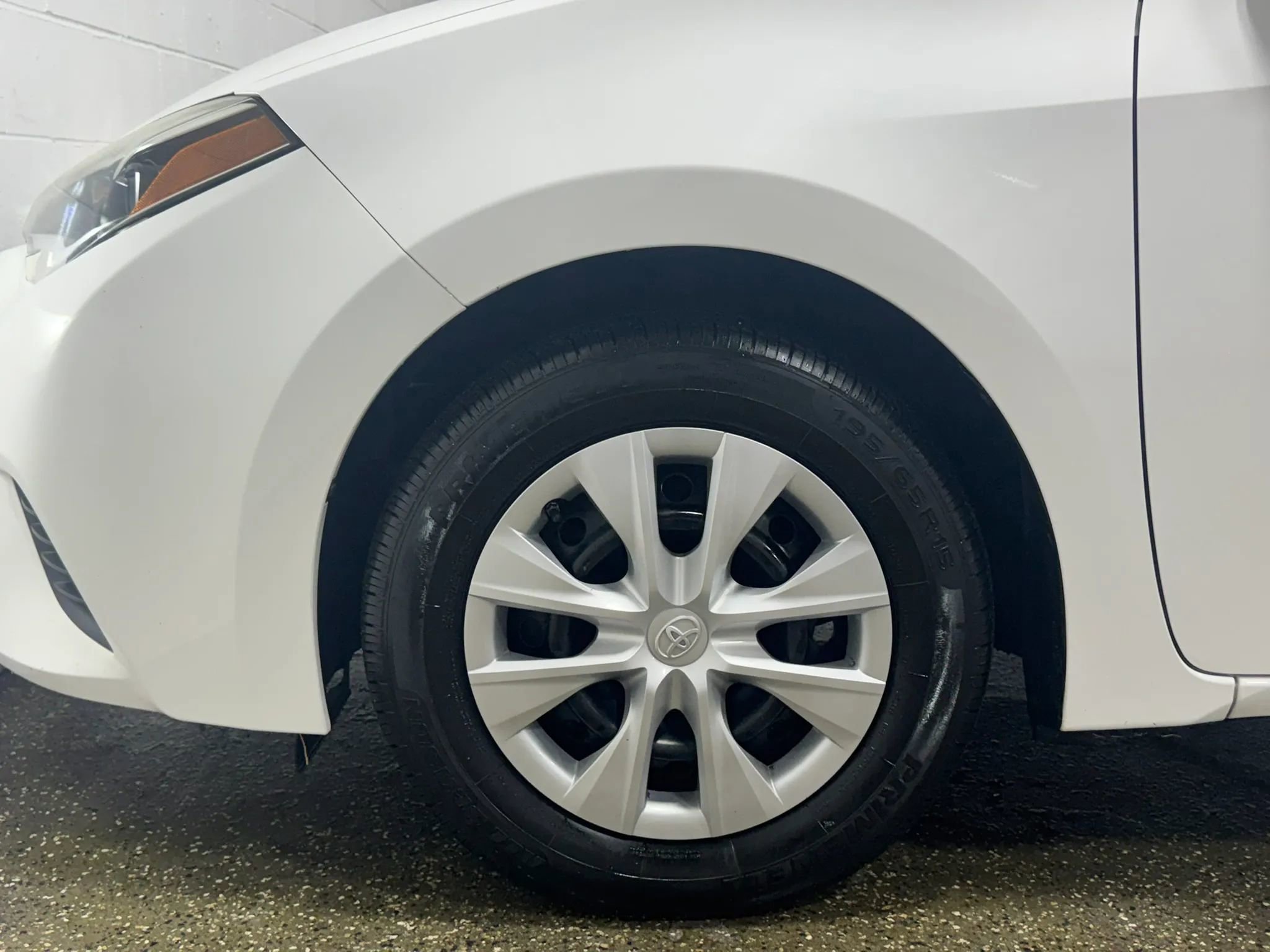 Used 2014 Toyota Corolla L image 42