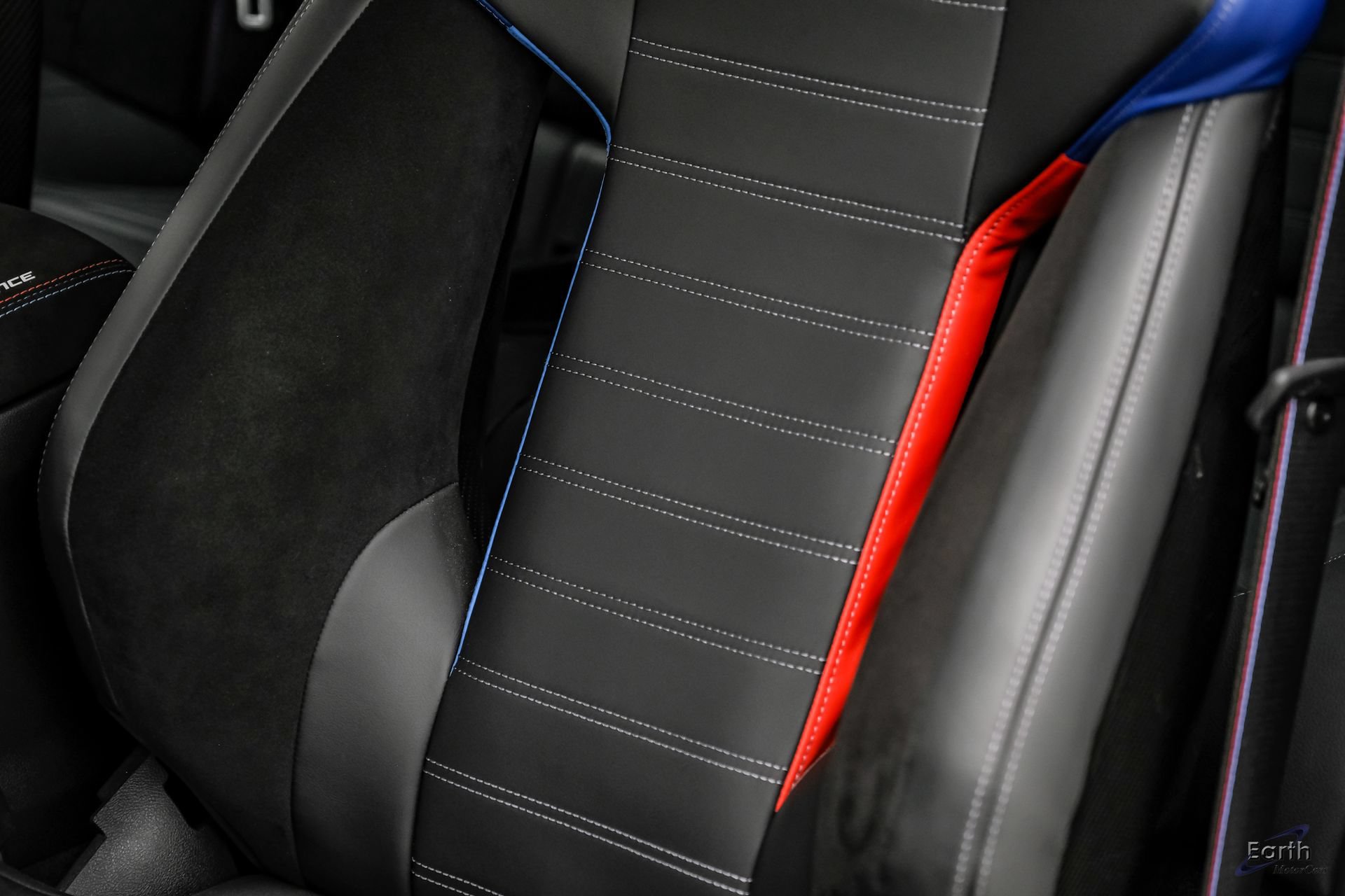 Used 2025 BMW M2 w/ Carbon Package RWD image 41
