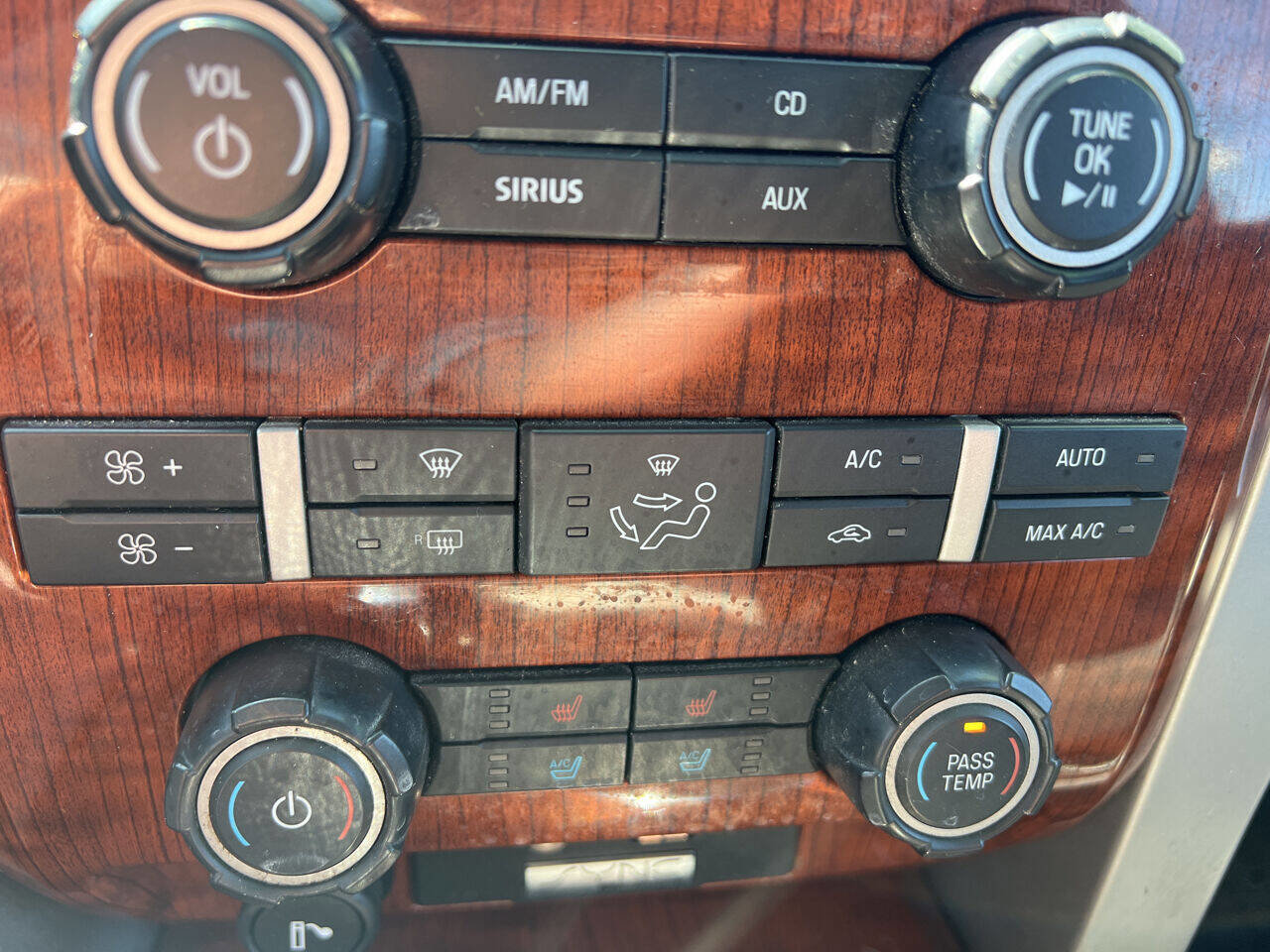 Used 2010 Ford F150 Lariat AWD/4WD image 26
