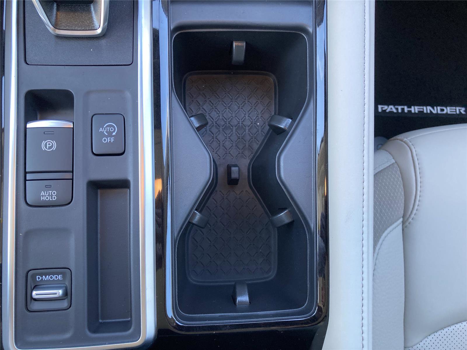 New 2026 Nissan Pathfinder SL w/ SL Premium Package image 16