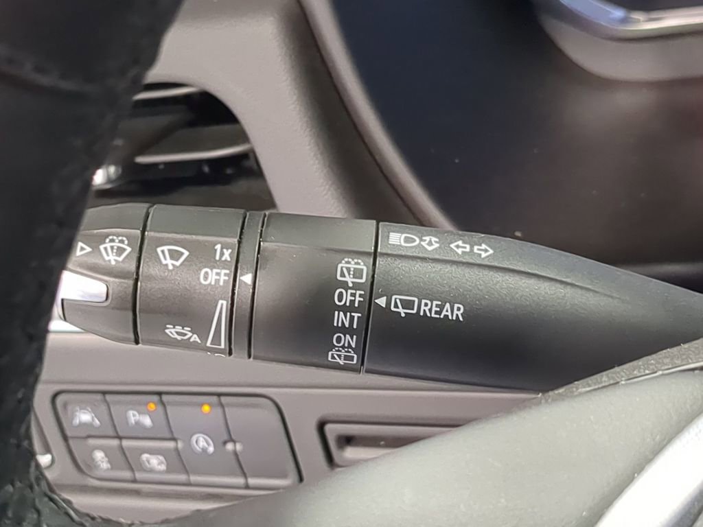Used 2023 GMC Yukon XL SLT w/ SLT Premium Package image 26