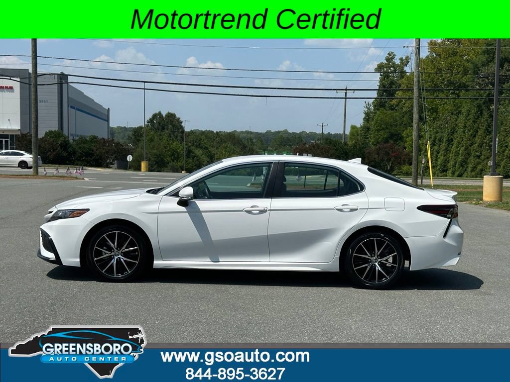 Used 2023 Toyota Camry SE FWD image 3