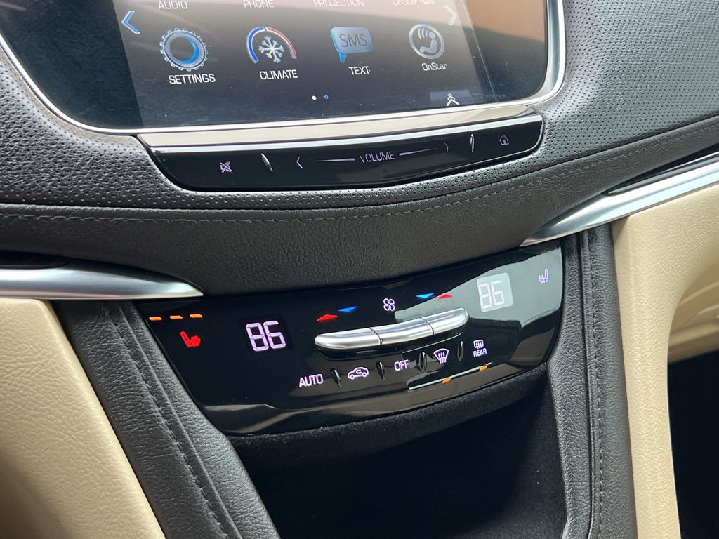 Used 2019 Cadillac XT5 AWD image 23