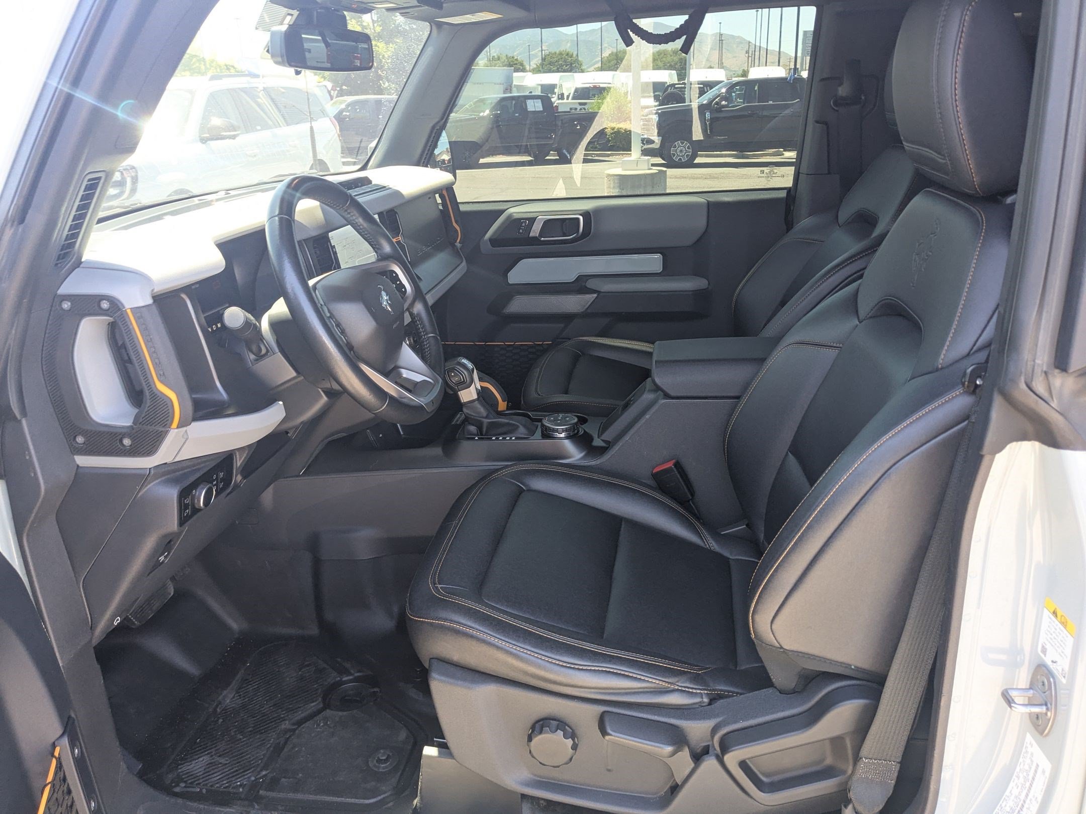 Used 2023 Ford Bronco Badlands w/ Sasquatch Package AWD/4WD image 27
