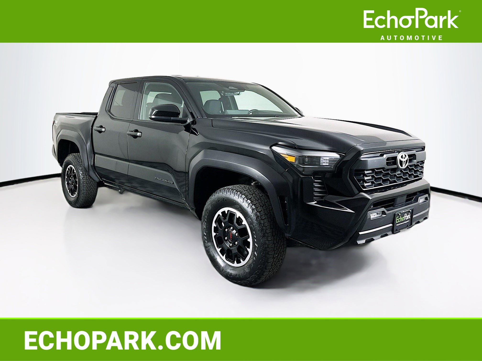 Used 2025 Toyota Tacoma TRD Off-Road AWD/4WD image 1