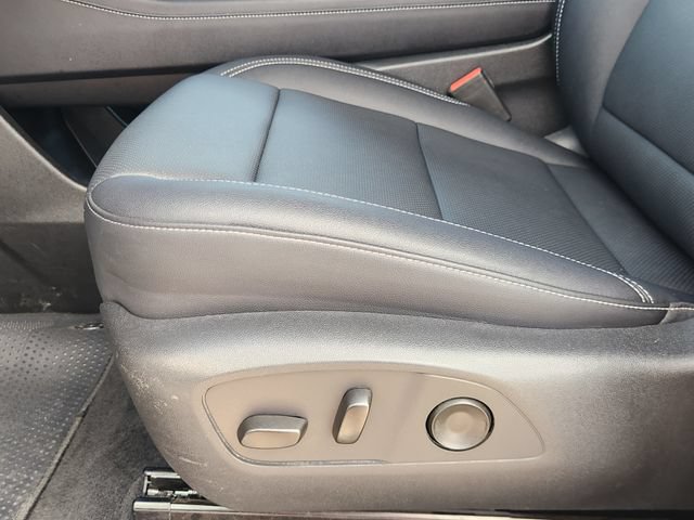 Used 2026 Chevrolet Traverse LT AWD/4WD image 23