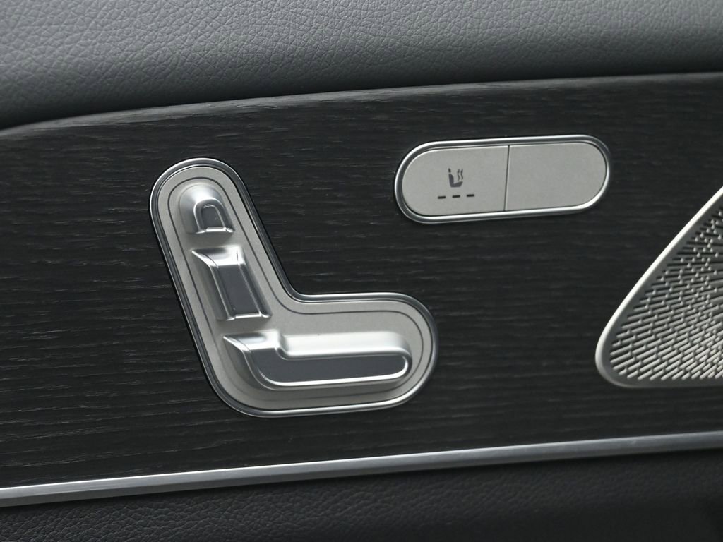 Used 2022 Mercedes-Benz GLS 450 4MATIC image 18