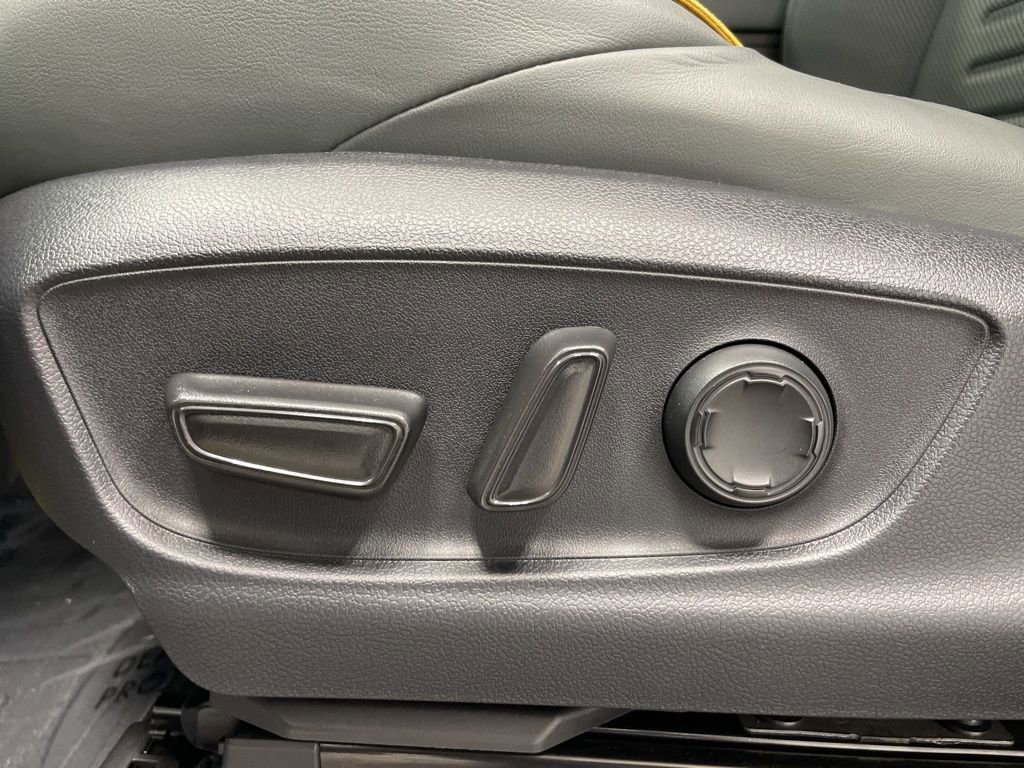 Used 2025 Toyota Tacoma 4x4 Double Cab Hybrid image 28