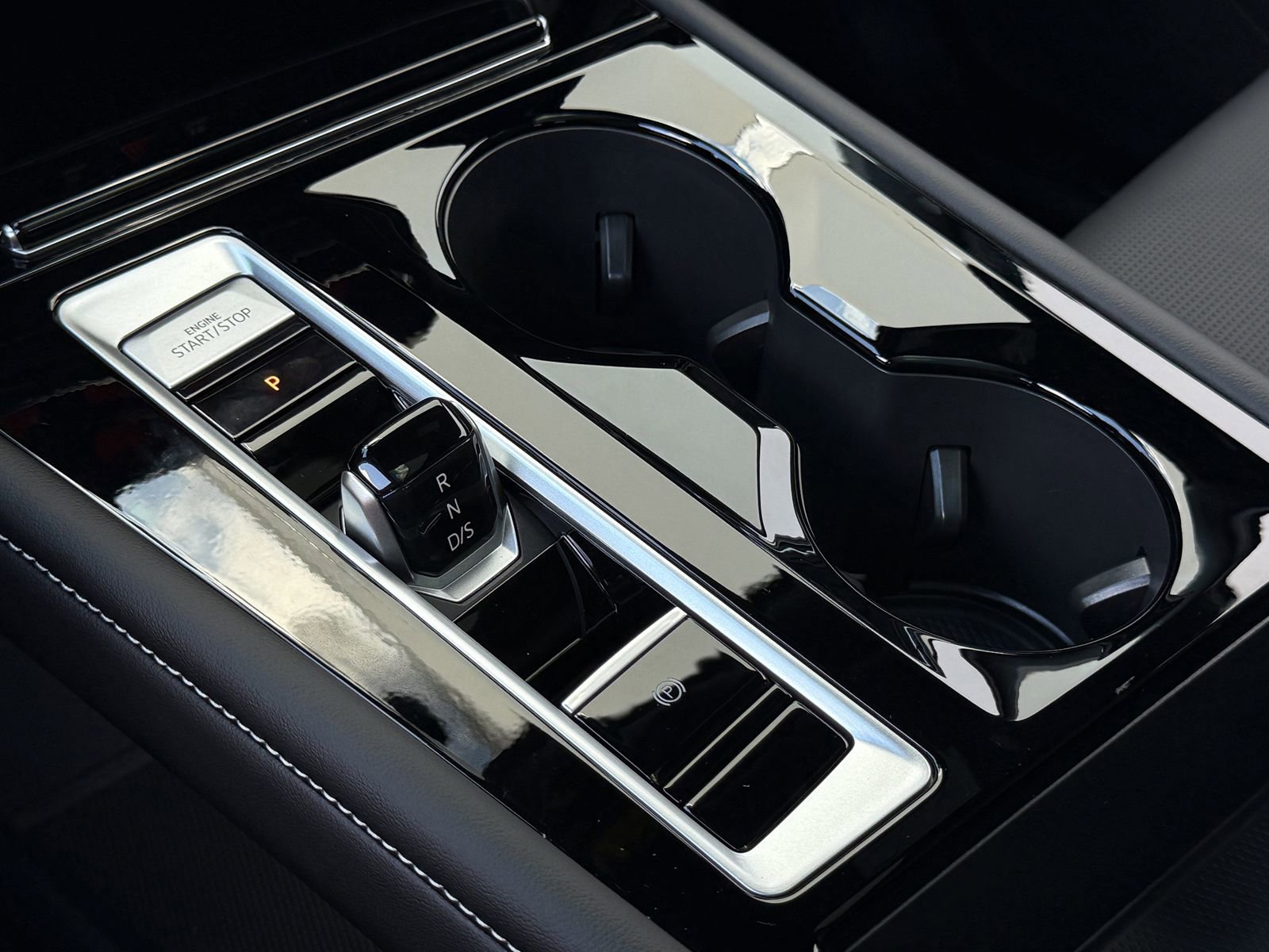 New 2026 Volkswagen Atlas Cross Sport SEL R-Line image 16