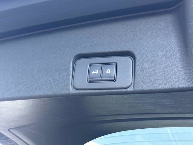 Used 2025 Nissan Rogue SV FWD image 14