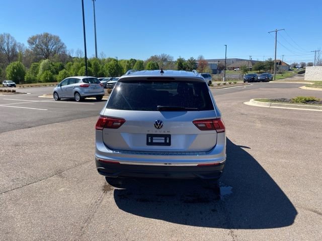 Used 2023 Volkswagen Tiguan SE image 6