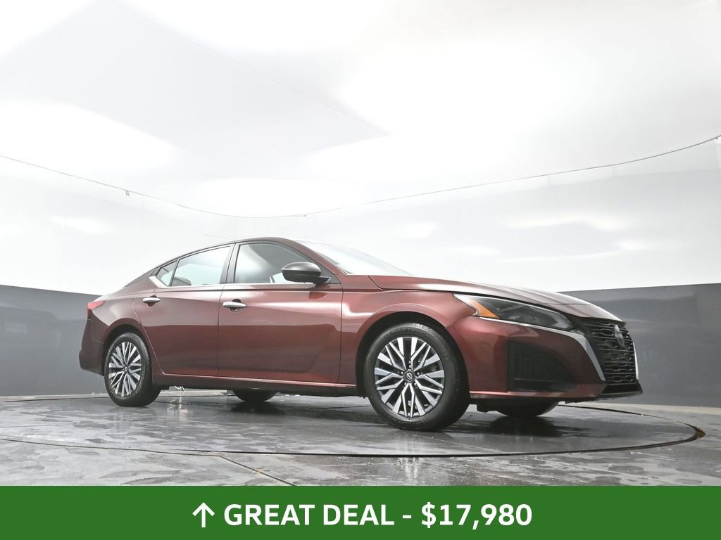 Used 2024 Nissan Altima 2.5 SV image 52