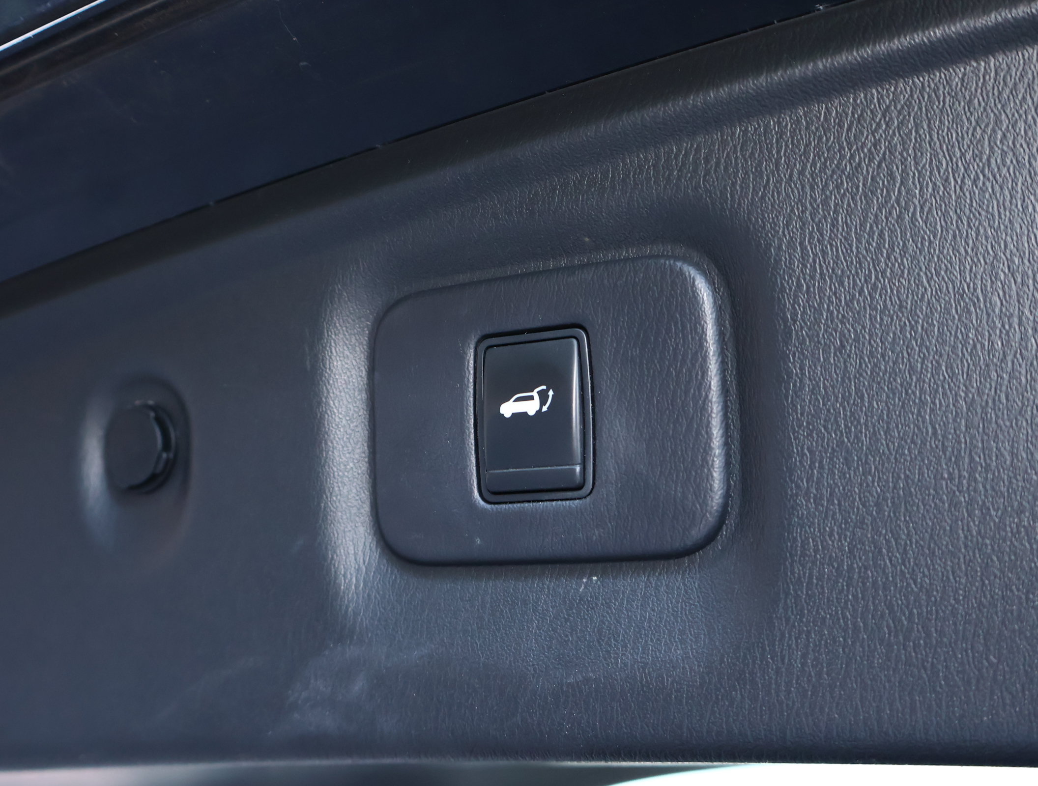 Used 2018 INFINITI QX60 FWD w/ Deluxe Technology Package image 28