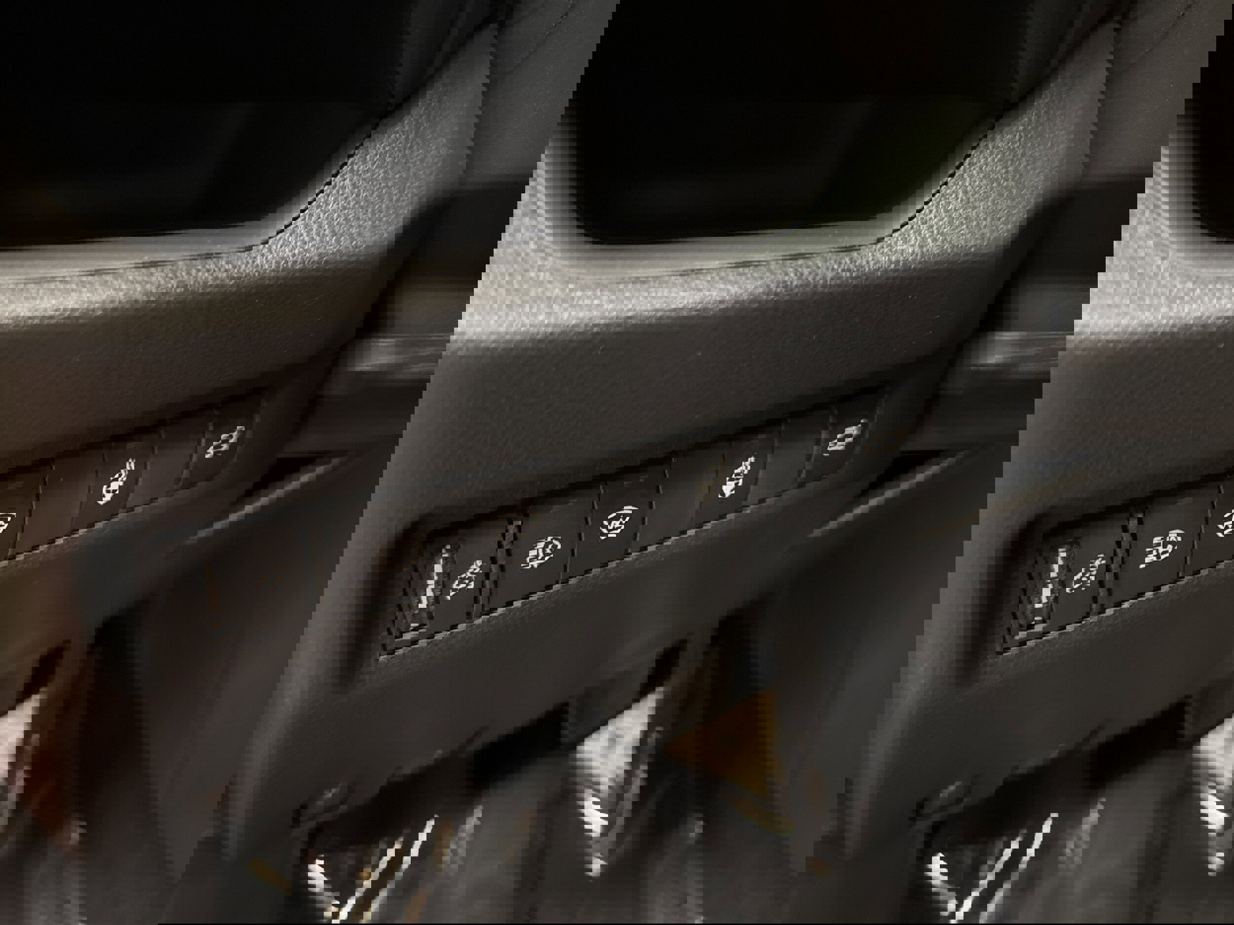 Used 2024 Toyota RAV4 SE w/ Weather & Moonroof Package image 31