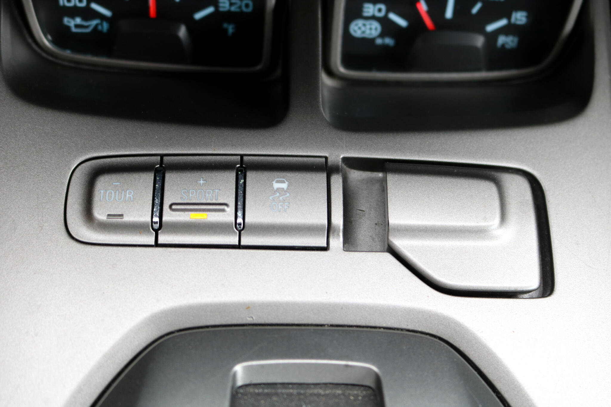 Used 2014 Chevrolet Camaro ZL1 image 36