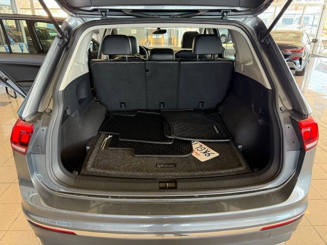 Used 2021 Volkswagen Tiguan SE image 22
