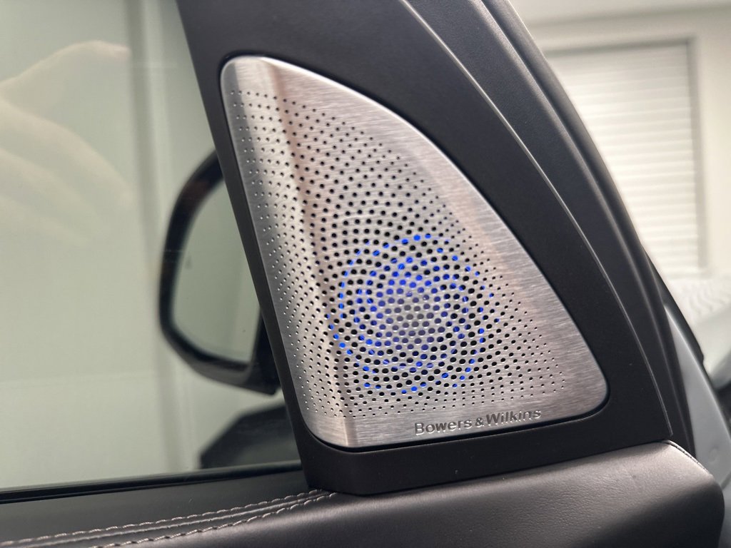 Used 2023 BMW X7 M60i w/ Executive Package image 34