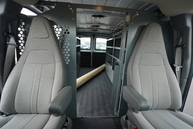 Used 2021 GMC Savana 3500 w/ Driver Convenience Package image 28