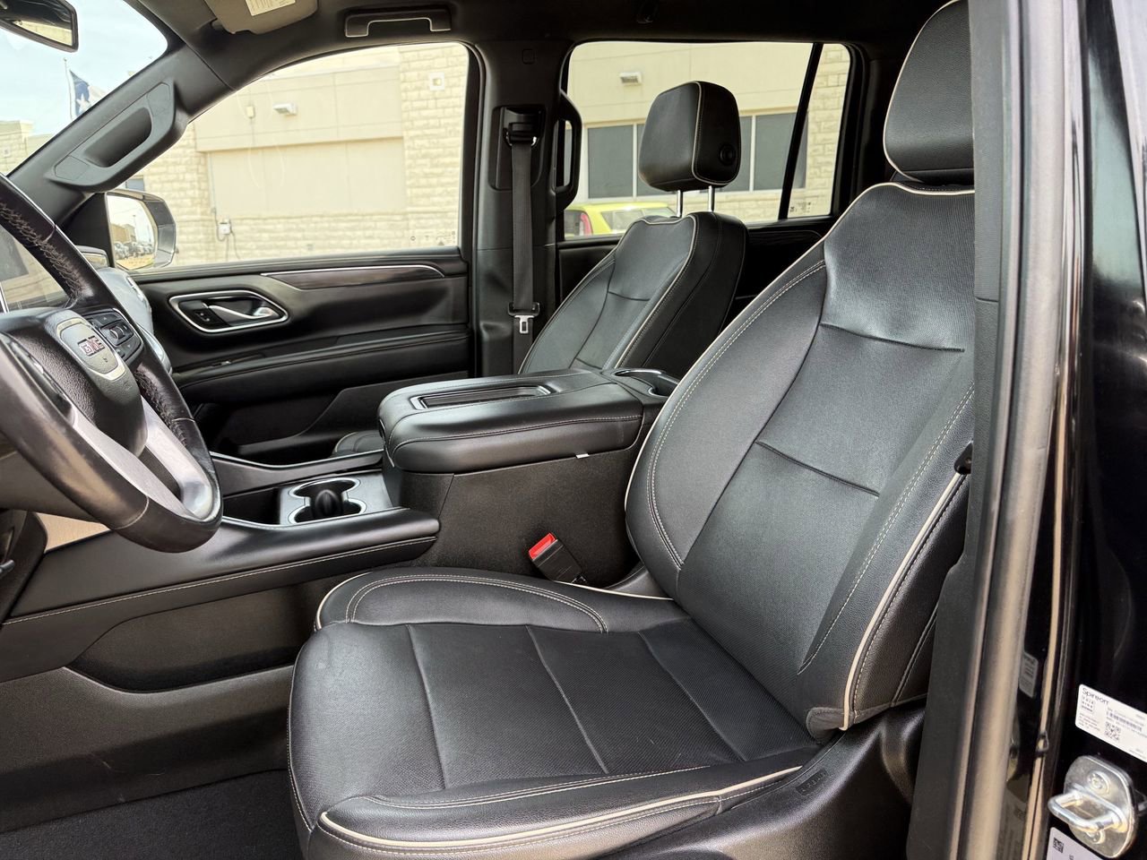 Used 2022 GMC Yukon XL SLT image 25