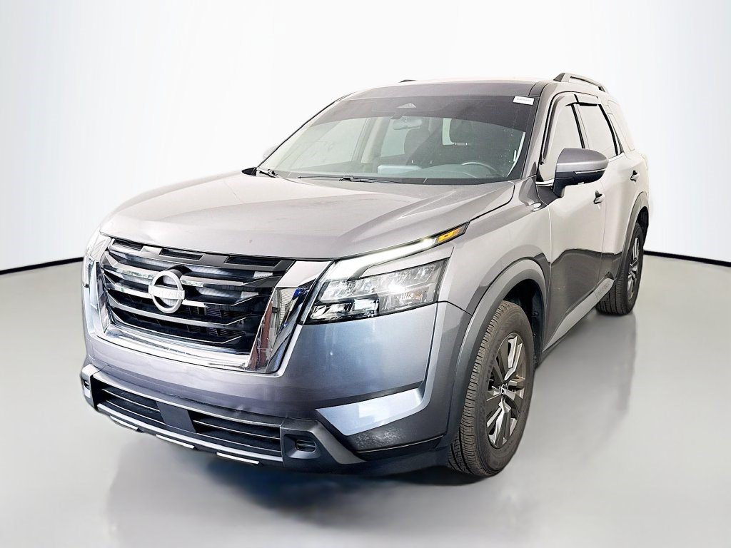 Used 2024 Nissan Pathfinder SV FWD image 4