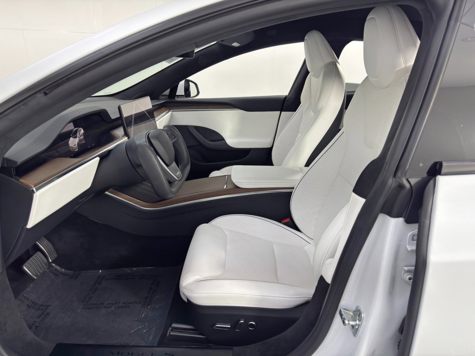 Used 2021 Tesla Model S Plaid image 17