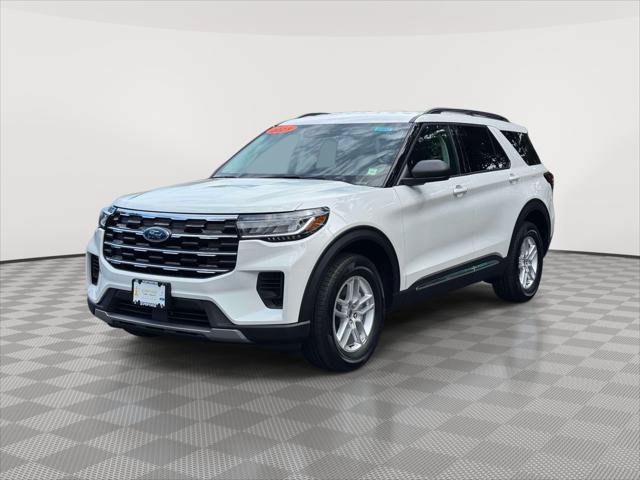 Used 2025 Ford Explorer Active AWD/4WD image 3