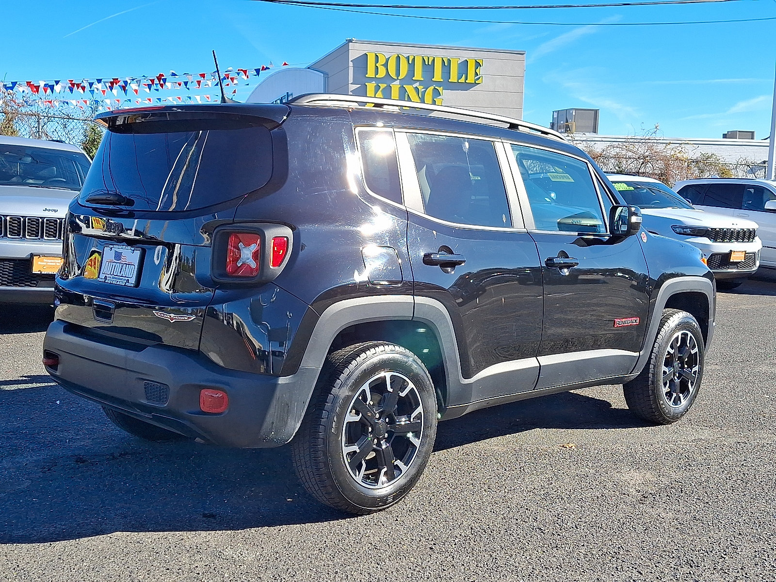 Used 2023 Jeep Renegade Trailhawk image 7