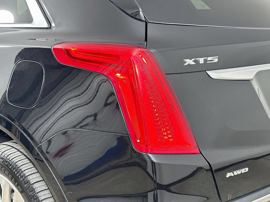 Used 2019 Cadillac XT5 Platinum AWD/4WD image 41