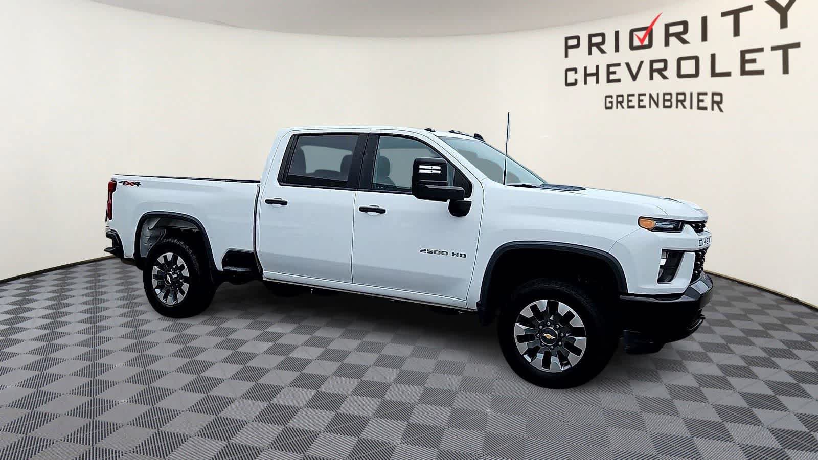 Used 2023 Chevrolet Silverado 2500 Custom w/ Custom Convenience Package AWD/4WD image 2