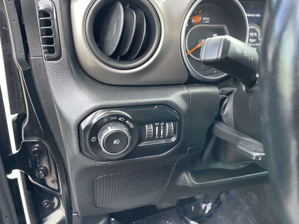 Used 2021 Jeep Wrangler Unlimited Sport image 32