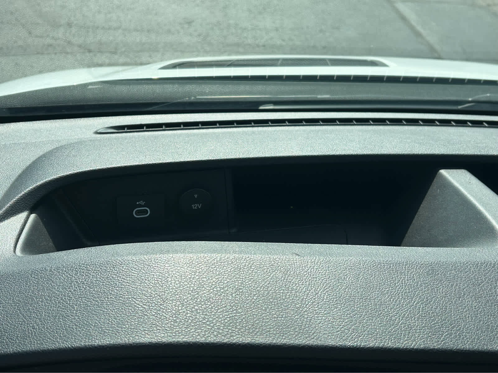 Used 2023 Ford Transit 250 w/ Load Area Protection Package image 25