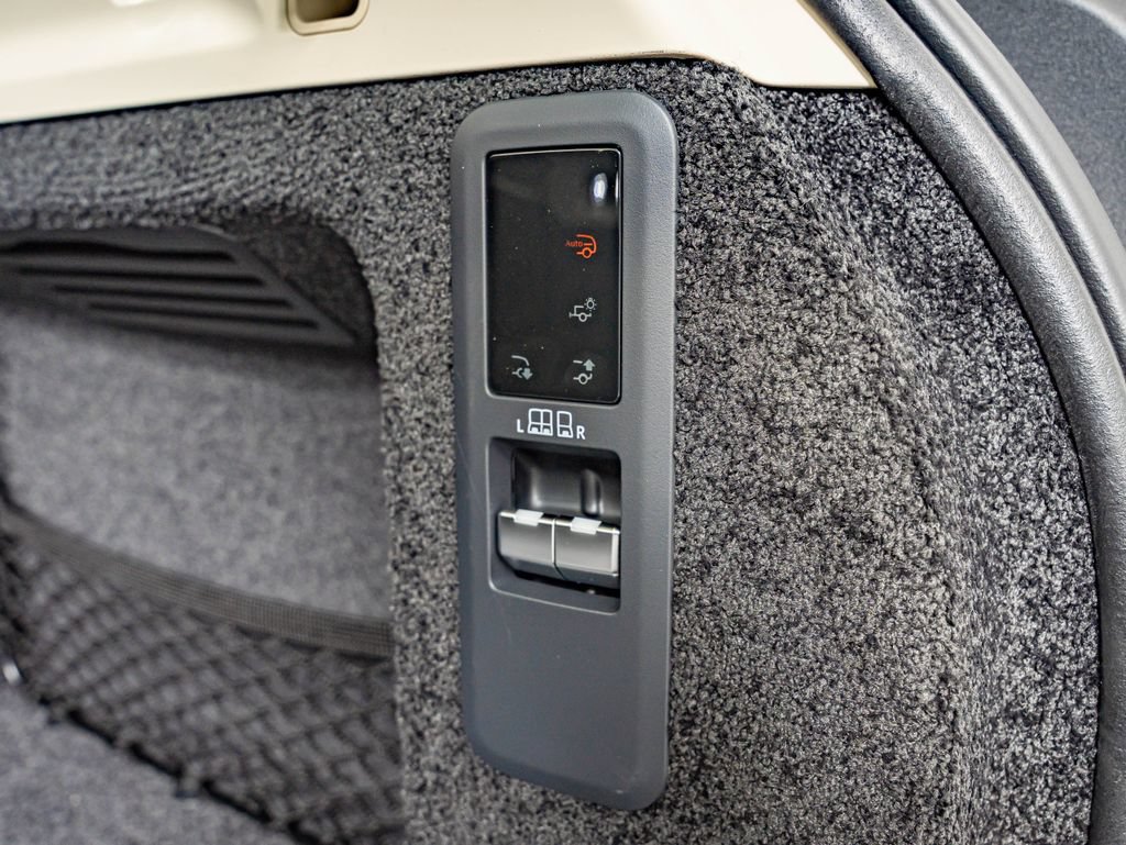 New 2026 Land Rover Range Rover SE AWD/4WD image 36