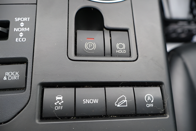 Used 2021 Toyota Highlander XLE AWD/4WD image 33