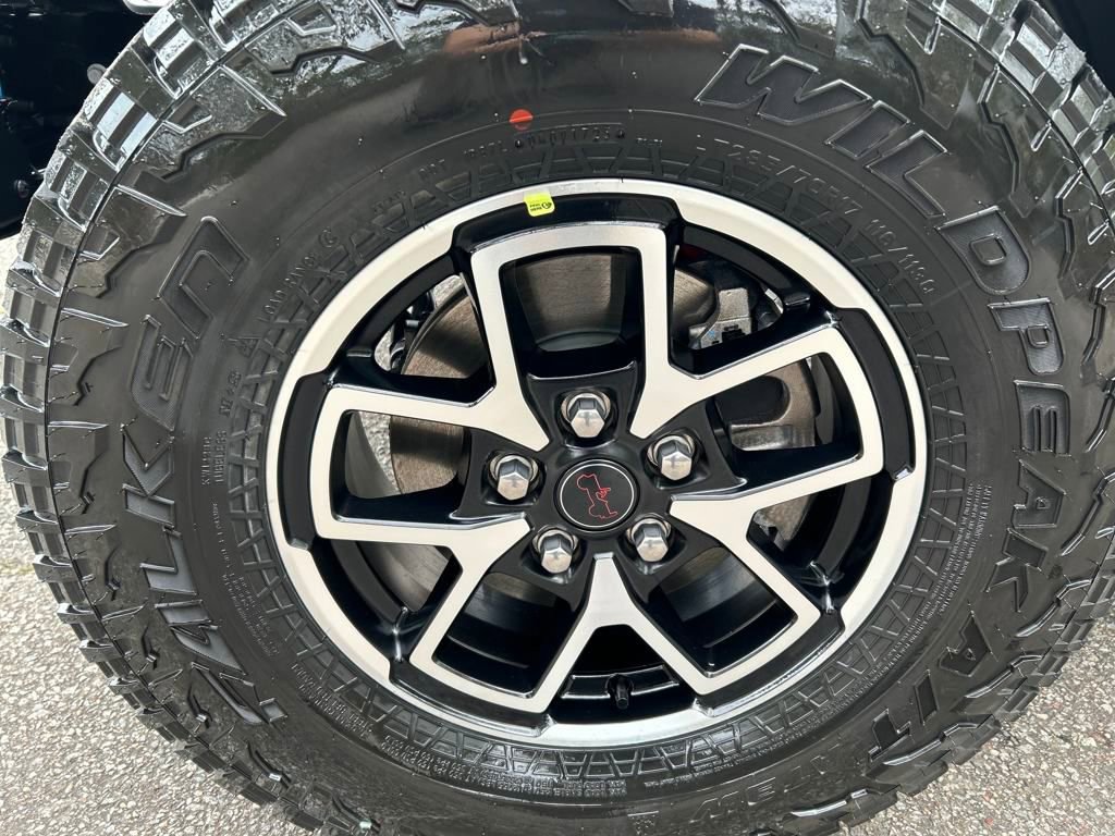 New 2025 Jeep Gladiator Rubicon w/ Safety Group image 10