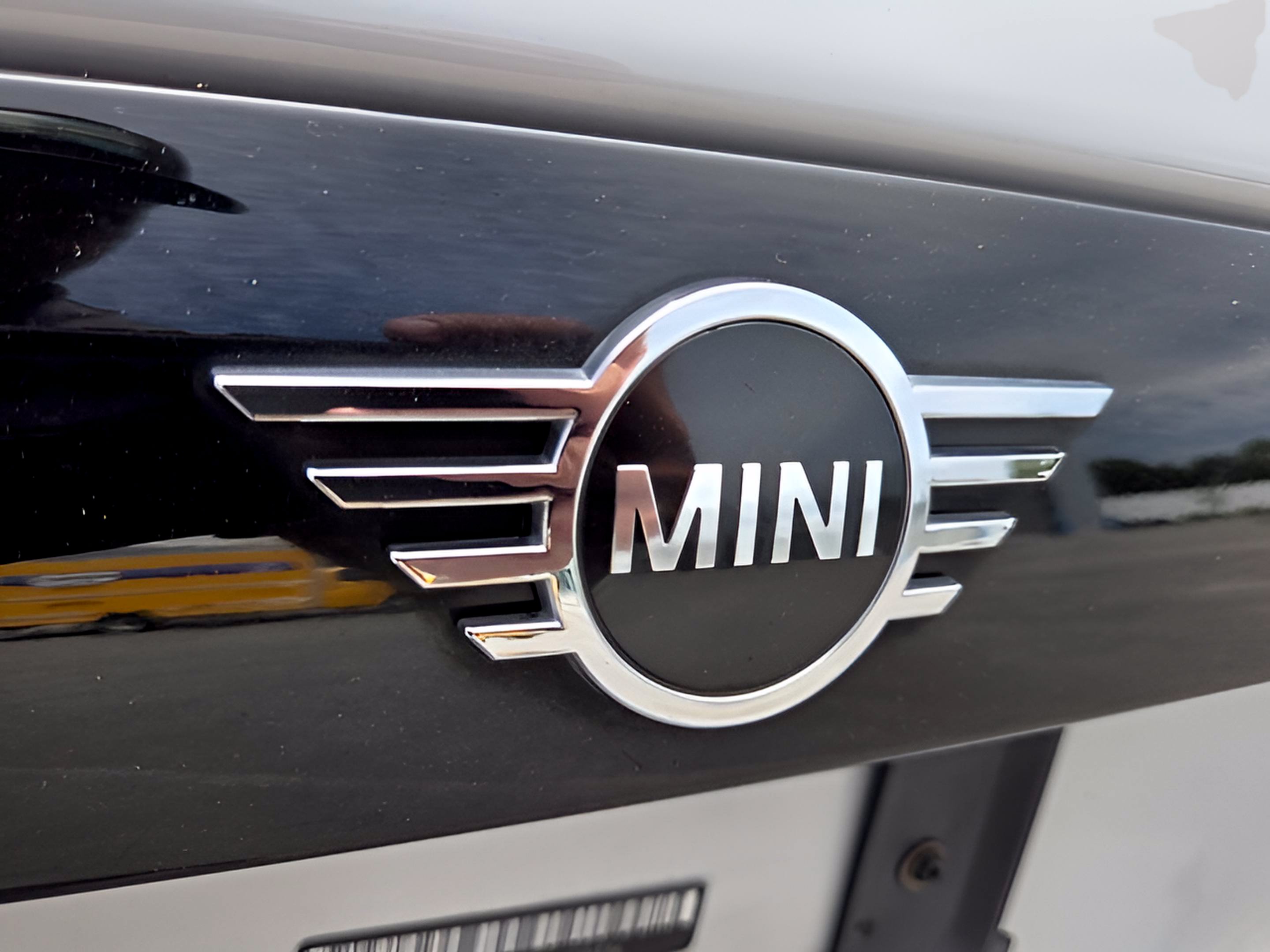 Used 2021 MINI Cooper 4-Door Hardtop w/ 6.5" Touchscreen Package FWD image 31
